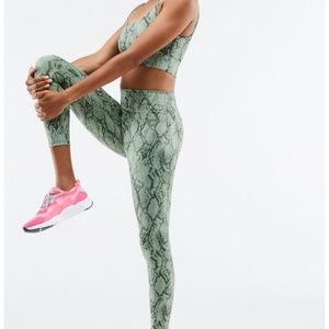 Fabletics Define High-Waisted 7/8 Legging